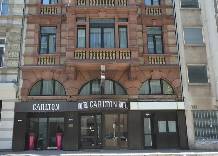 Carlton Hotel