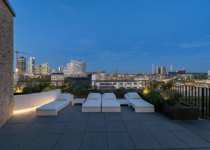 Business Suite With Skyline View With Parking Space