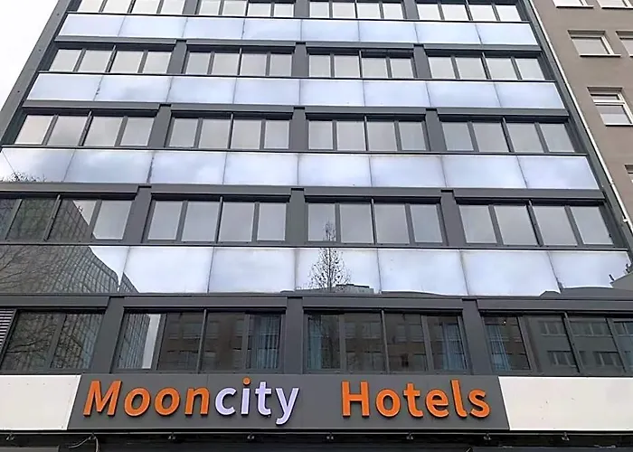 Mooncity Hotel & Boardinghouse