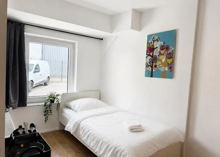 Moderne Einzelzimmer Mit Eigenem Bad & Gemeinschaftskueche